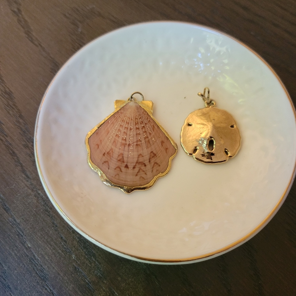 Shell necklace duo